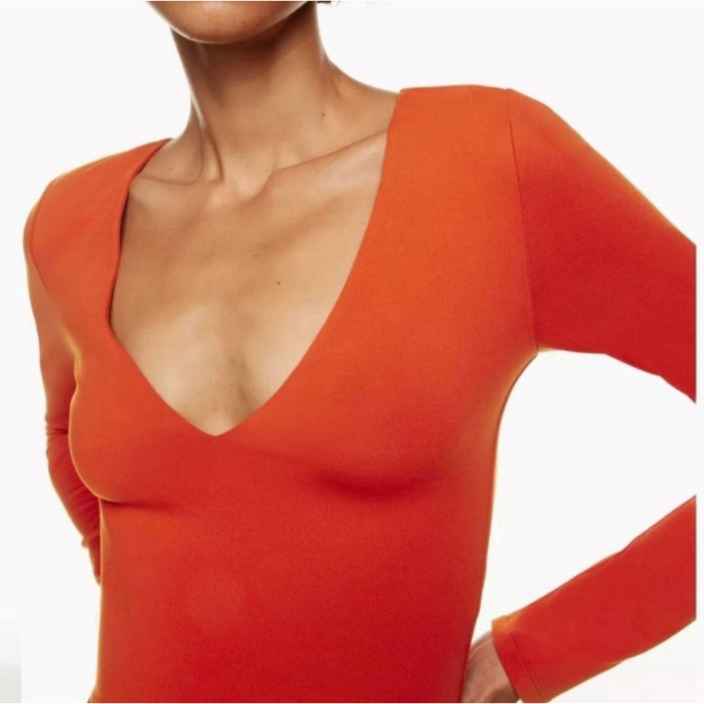 ARITZIA BABATON Contour Long Sleeve V-Neck Crop Top L Burnt Orange - Picture 2 of 6